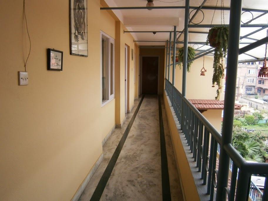 Amar Hotel Катманду Экстерьер фото